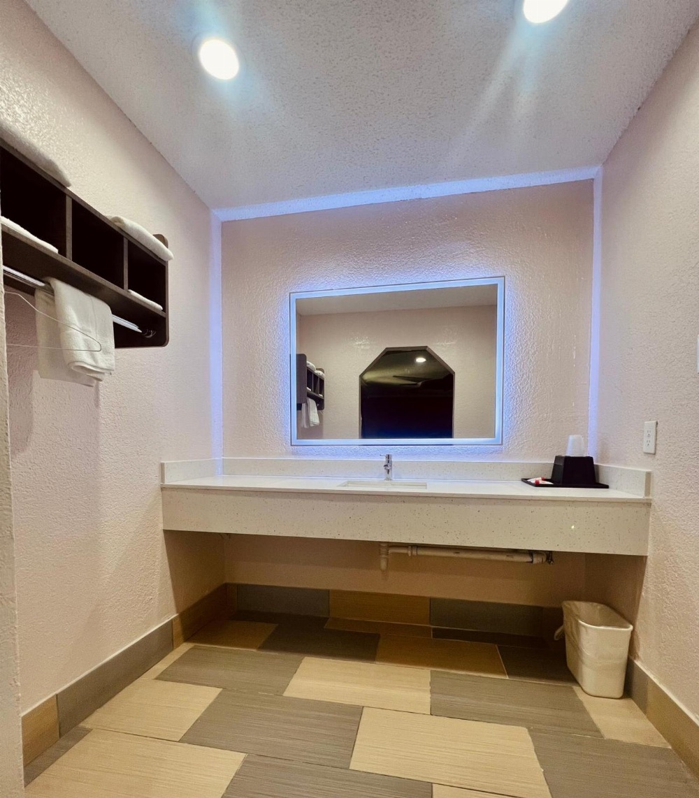 Hollywood INN - Downtown Houston